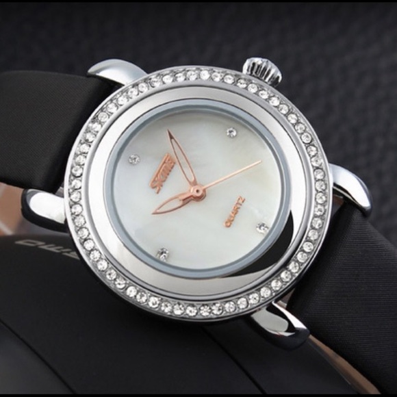 Women's diamond and crystal watch - Picture 2 of 7